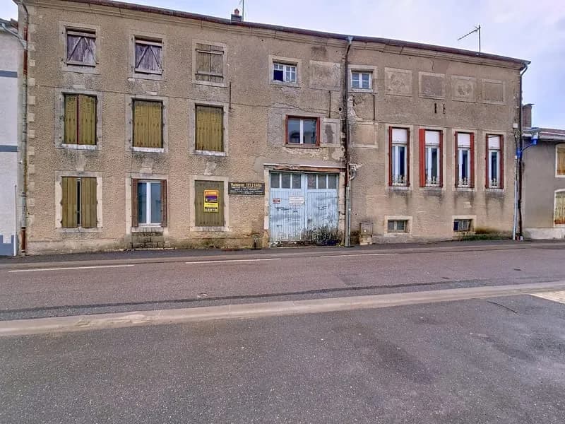 Ensemble immobilier à rénover - Photo 1