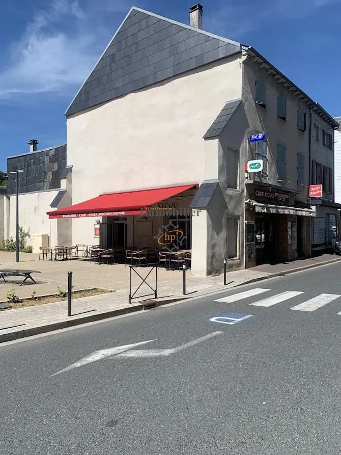 Vente immeuble avec fonds de commerce et deux appartements L - Photo 1