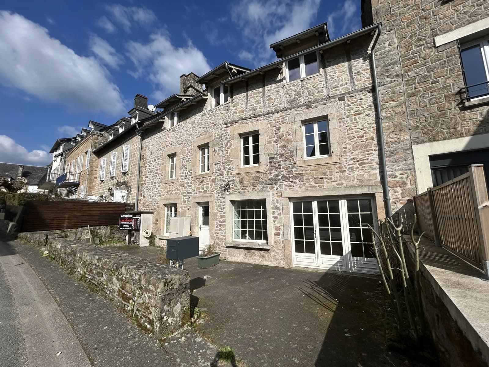 Immeuble à Corrèze en Corrèze - Photo 1