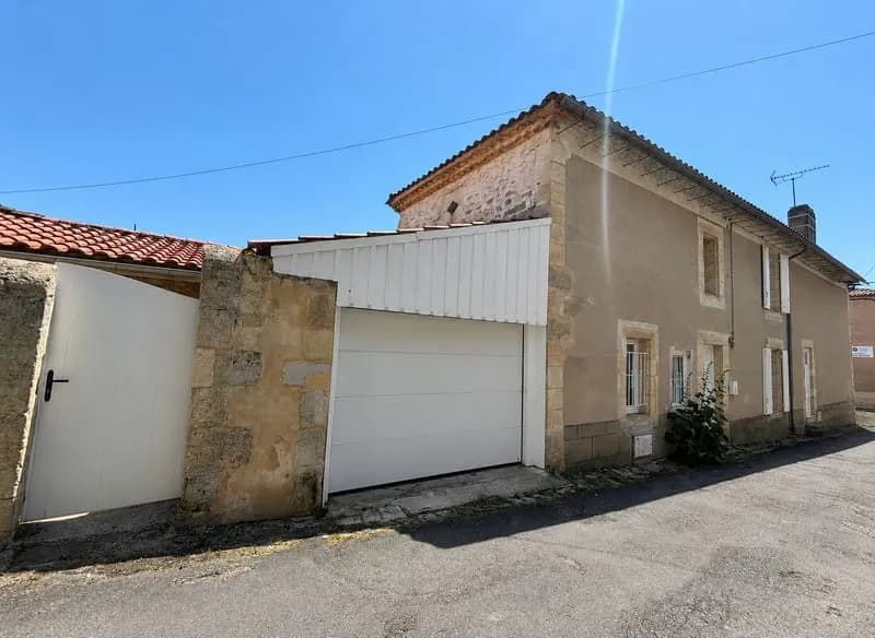 Immeuble de centre-ville avec deux habitations indépendantes - Photo 1