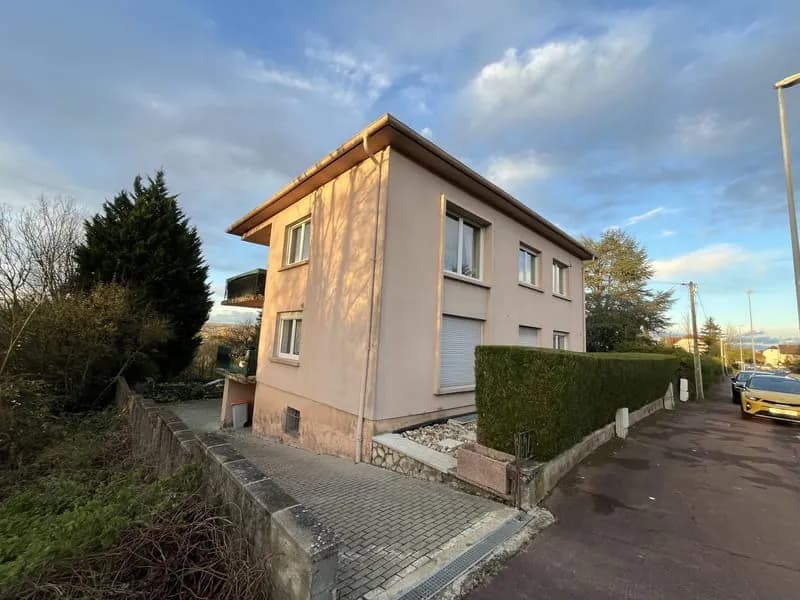 Bel immeuble deux appartements disponibles de suite - Photo 1