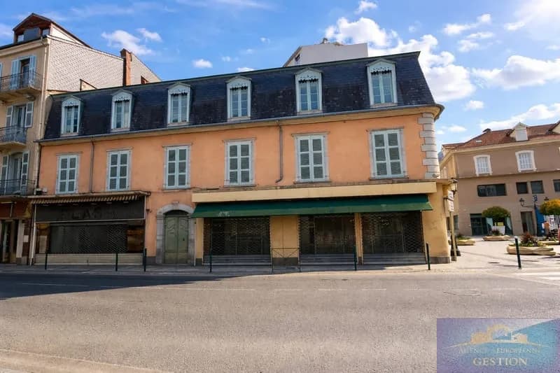 EMPLACEMENT EXCEPTIONNEL POUR CET IMMEUBLE - Photo 1