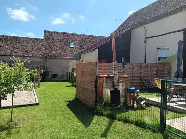 ENSEMBLE IMMOBILIER DE DEUX HABITATIONS AVEC DÉPENDANCE - EN - Photo 1