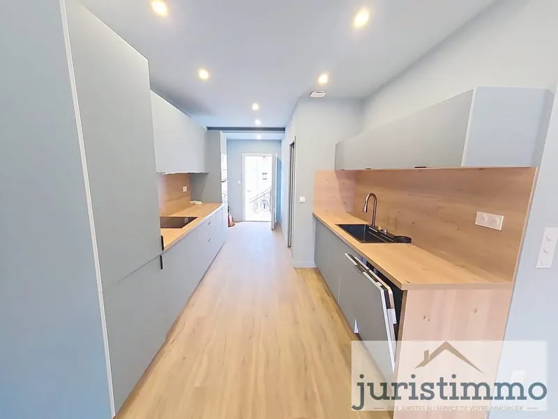 IMMEUBLE STANDING REFAIT A NEUF AVEC TERRASSE AU DEUXIEME ET - Photo 1