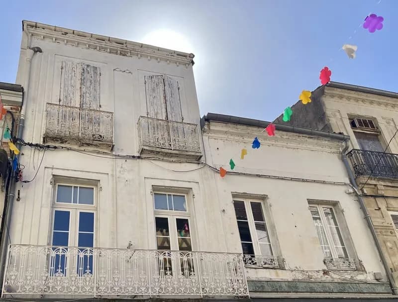 Immeuble de rapport avec local commercial loué au coeur de V - Photo 1