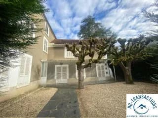Ensemble immobilier à Tonnerre - Photo 1