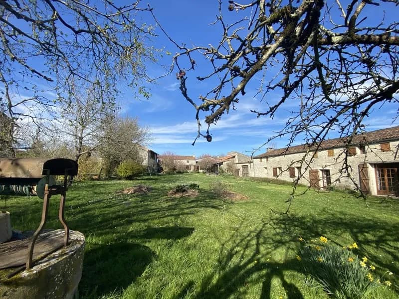 SECTEUR MANSLE : ensemble immobilier en pierres composé de 3 - Photo 1