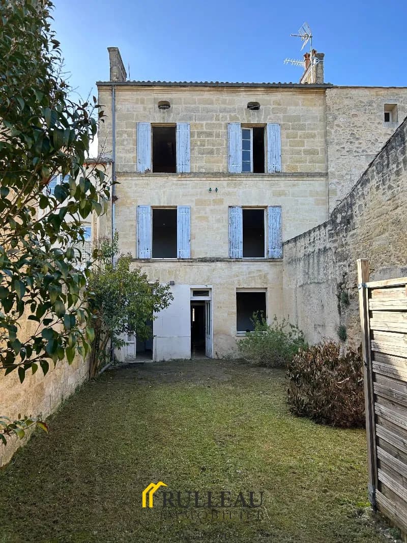 CENTRE-VILLE: Immeuble avec garage et jardin - Photo 1