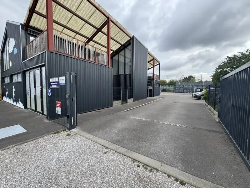 ENSEMBLE IMMOBILIER A USAGE PROFESSIONNEL - Photo 1