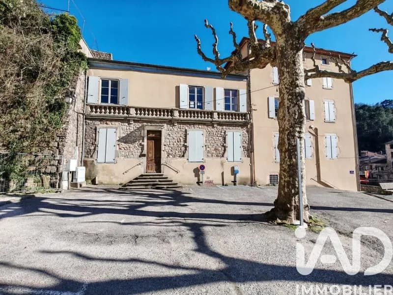 Bâtiment 181 m² - Photo 1