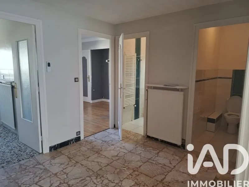 Bâtiment 233 m² - Photo 1