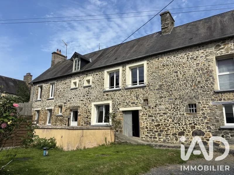Bâtiment 1 pièce 210 m² - Photo 1