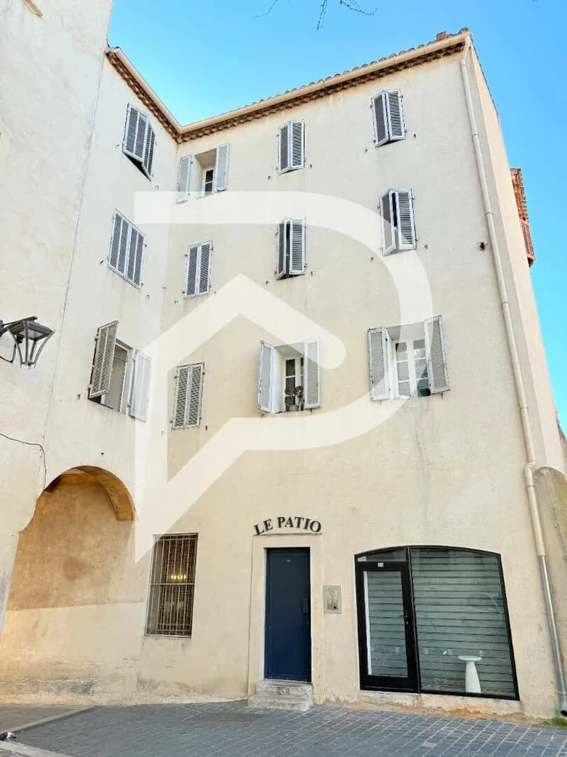 Immeuble de 11 appartements et deux commerces - Photo 1