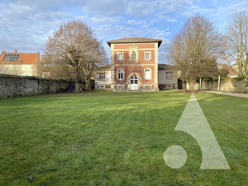 A VENDRE MANOIR DE 7 LOGEMENTS DE LUXE SUR 4 278 m² DE TERRAIN DANS L'OISE - Photo 1