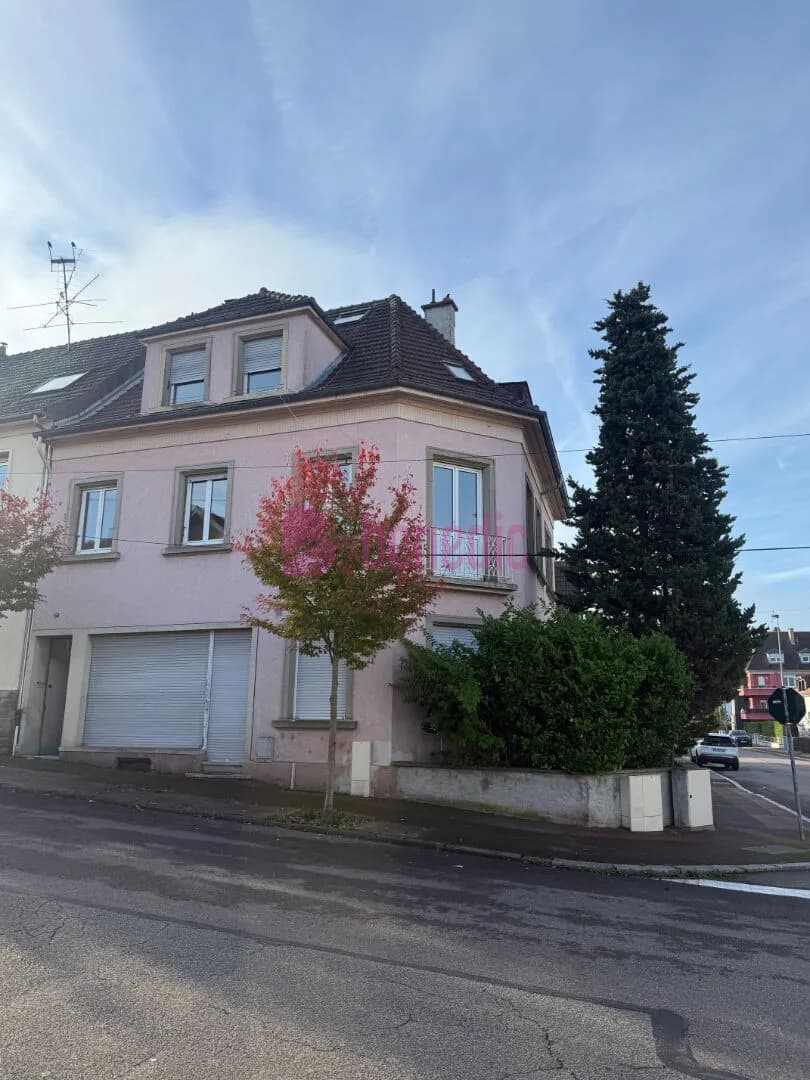 SARREGUEMINES Immeuble de caractère, 3 appartements à rénover - Photo 1