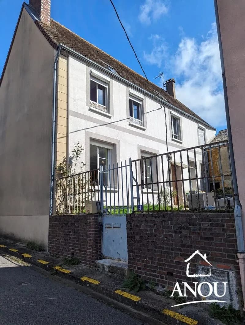 ENSEMBLE IMMOBILIER AVEC BOUTIQUE EN CENTRE-VILLE - Photo 1