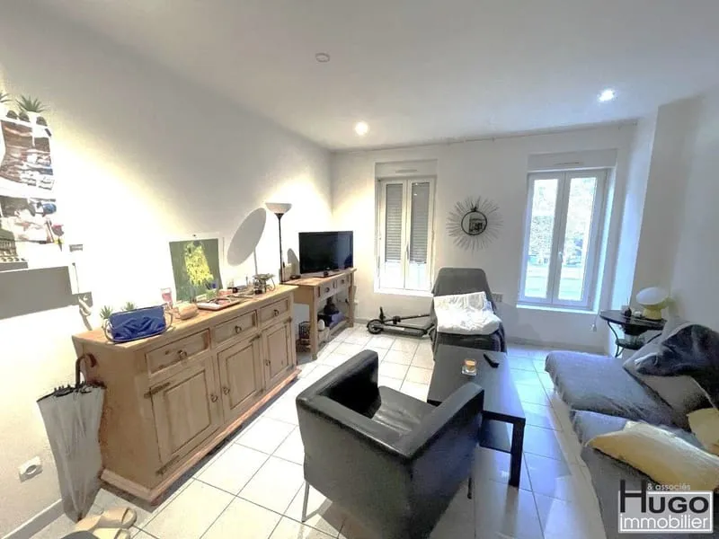 BORDEAUX BASTIDE- PLACE STALINGRAD- AV THIERS- IMMEUBLE MIXTE 8 LOTS DE 320M² EN BON ETAT. - Photo 1