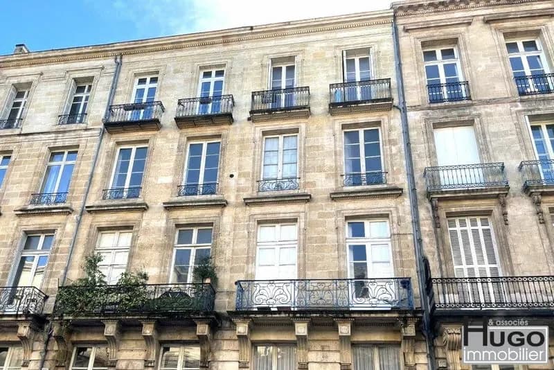 BORDEAUX- PROCHE DU COURS DE L'INTENDANCE ET DU CHAPEAU-ROUGE- TRAM B: GRAND THÉÂTRE ! IMMEUBLE MIXTE 7 LOTS 535M² EN SECTEUR SAUVEGARDÉ ! - Photo 1