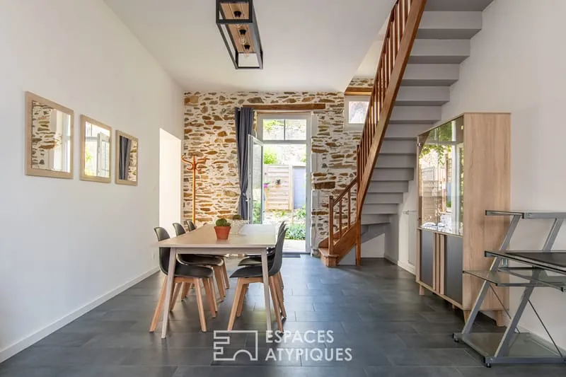 Ensemble immobilier en hypercentre avec jardins et garages - Photo 1