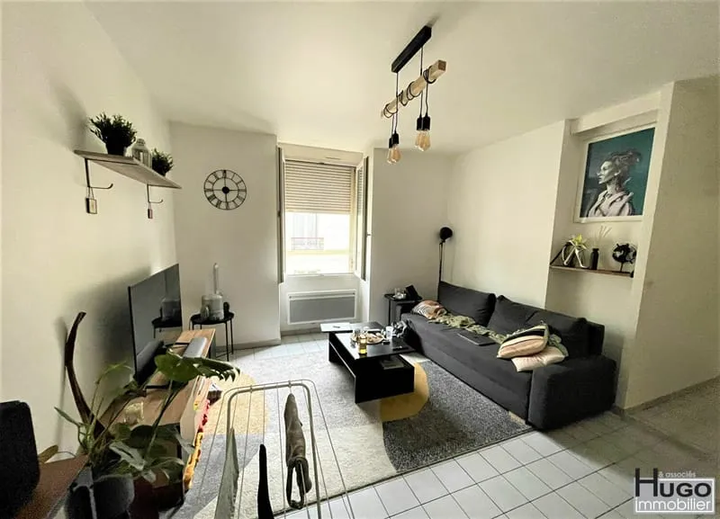 BORDEAUX- CHARTRONS- IMMEUBLE MIXTE 6 LOTS AVEC PLATEAU A AMÉNAGER ! - Photo 1