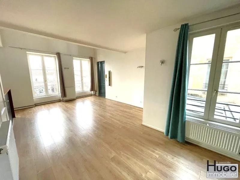 OFFRE D'ACHAT ACCEPTÉE !!! BORDEAUX- PROCHE DU LYCEE MONTAIGNE ET DE LA VICTOIRE- IMMEUBLE 6 LOTS - EN SECTEUR SAUVEGARDÉ ! - Photo 1