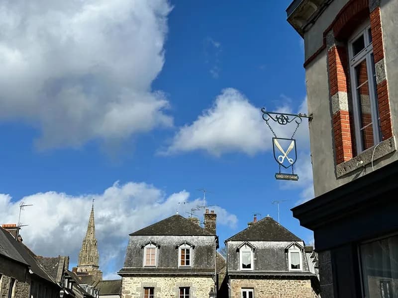 IMMEUBLE DE RAPPORT - CENTRE DE QUINTIN - Photo 1