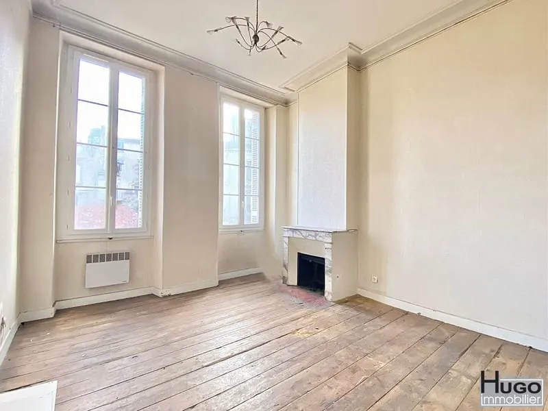 BORDEAUX- RUE SAINTE CATHERINE- IMMEUBLE MIXTE 3 LOTS 215M² ! - Photo 1