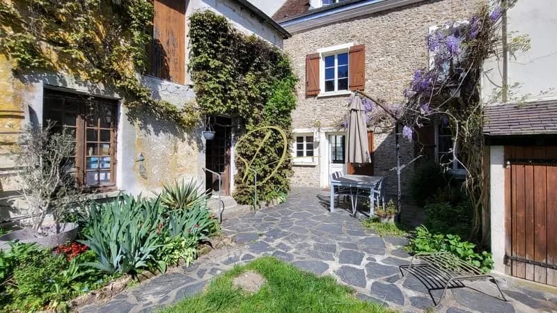 Ensemble immobilier de 2 maisons, dépendance et garages, EPERNON CENTRE - Photo 1
