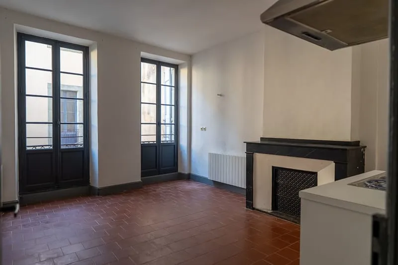 CARCASSONNE - PROCHE GAMBETTA Superbe immeuble rénové avec cour (7 appart. 2 com.) sans copropriété - Photo 1