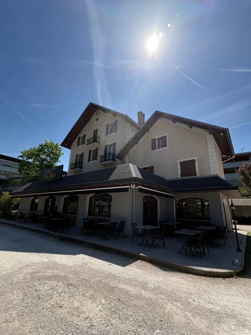 Immeuble mixte - Challes-les-Eaux - Photo 1