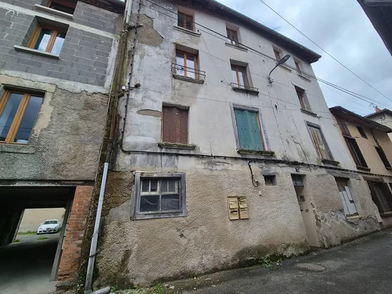 THIERS / Immeuble de rapport à rénover entièrement idéalement situé ! - Photo 1