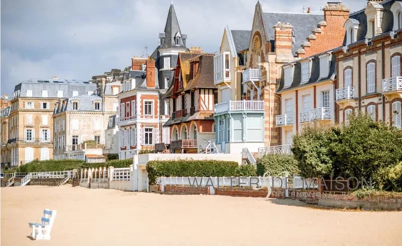 Duplex rénové 51 m² (35,42 m² Carrez) Trouville-sur-Mer · Triangle d'or · Plage & Planches à 300 m · Immeuble pierre 1920 - Photo 1