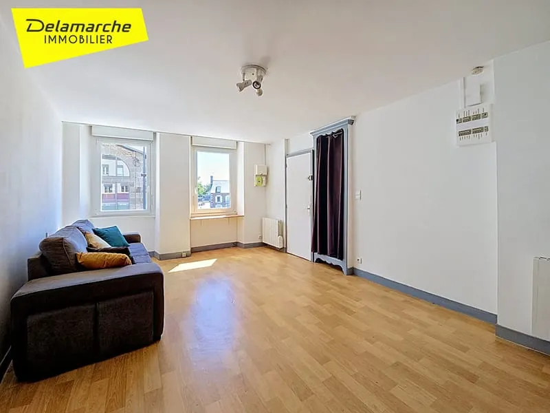 A vendre immeuble Brehal local commercial + appartement - Photo 1