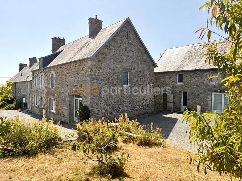 Ensemble immobilier de 3 maisons et possibilité de 2 de plus - Heugueville-sur-Sienne - Photo 1