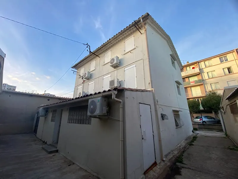 Immeuble La Seyne Sur Mer 15 pièce(s) 203 m2 - Photo 1