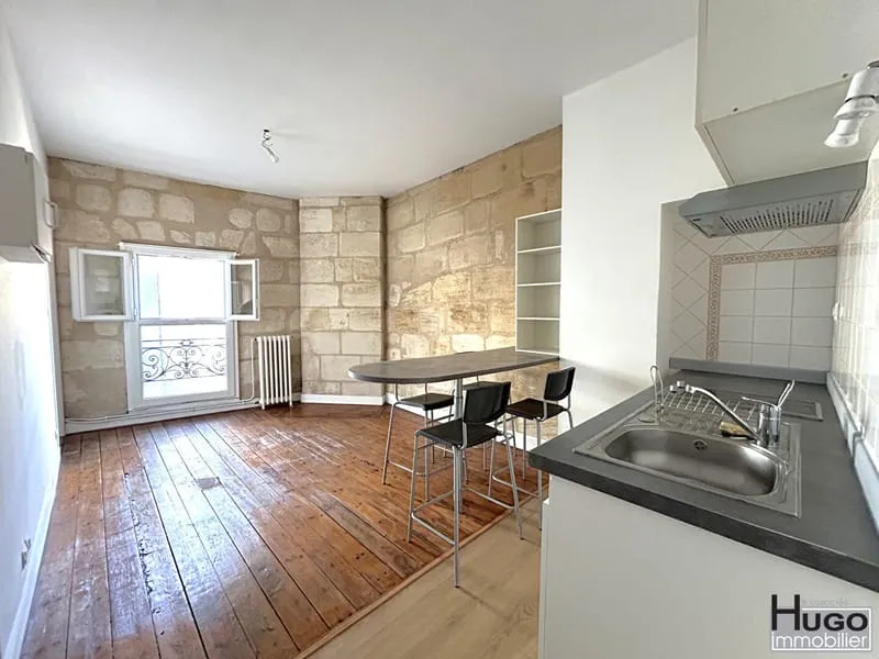 BORDEAUX- PROCHE DU MUSÉE D'AQUITAINE ET DU COURS PASTEUR- IMMEUBLE DE 4 LOTS EN BON ÉTAT GÉNÉRAL ! - Photo 1