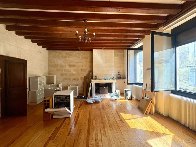 BORDEAUX CAPUCINS / NANSOUTY - IMMEUBLE EN PIERRE 225 M² - COUR - DÉPENDANCE - IDÉAL INVESTISSEUR - Photo 1