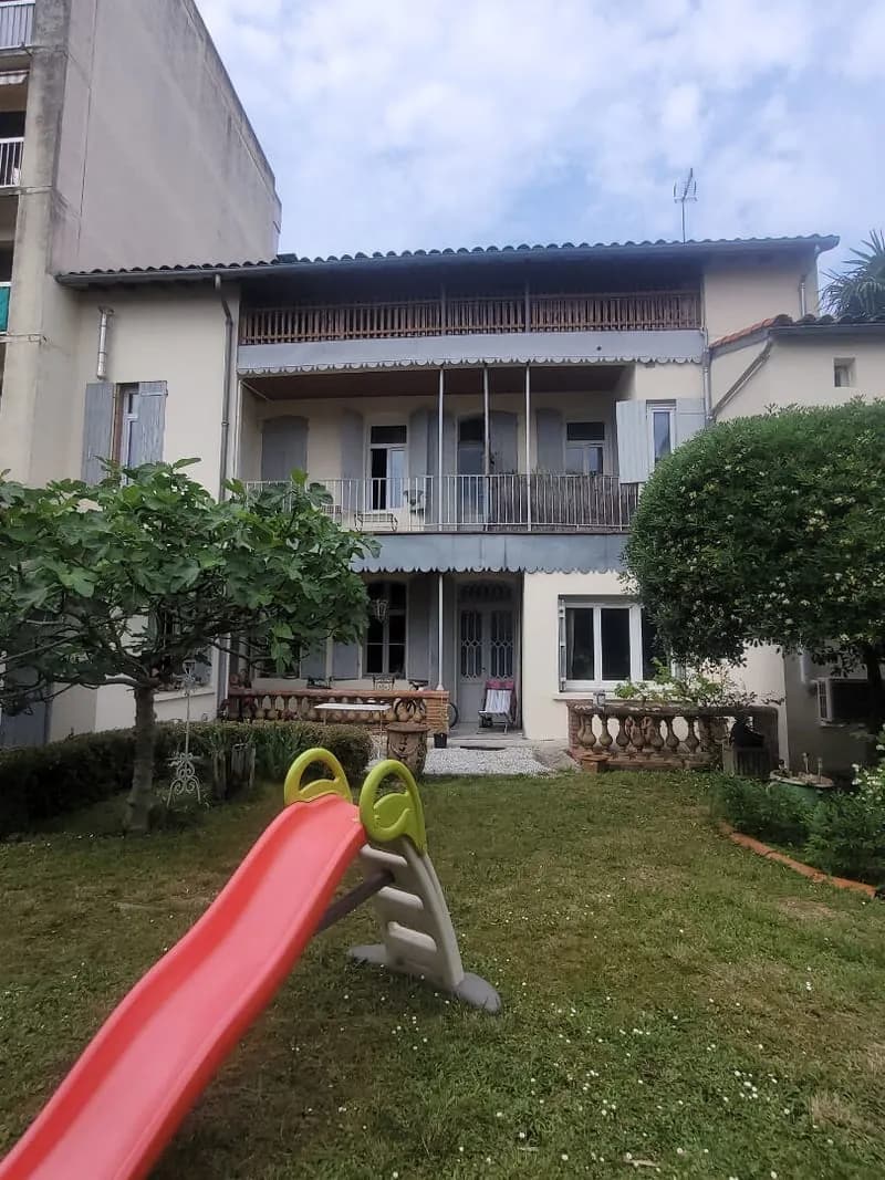 En centre ville de Montauban Immeuble - Photo 1
