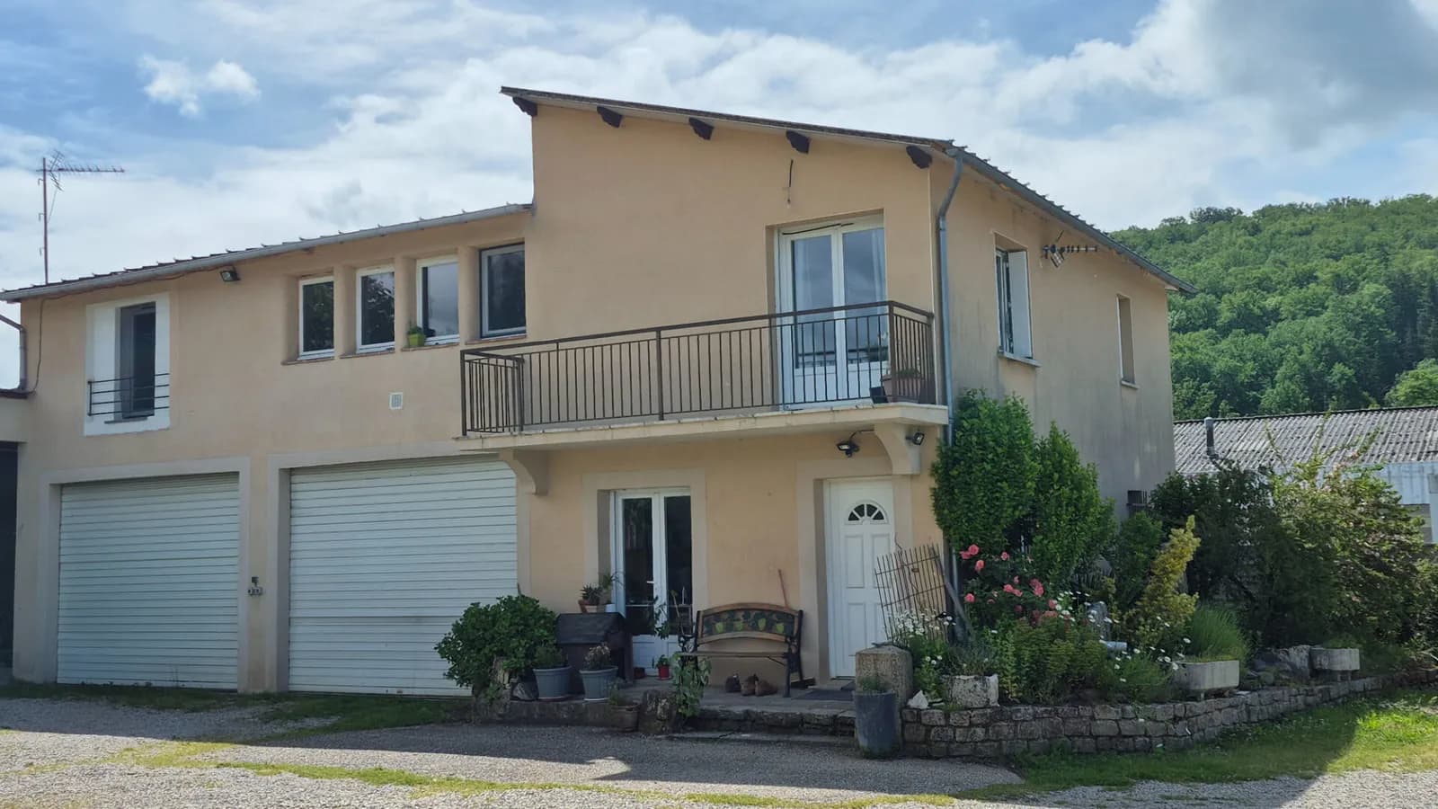 Ensemble immobilier, bâtiments professionnel, hangar - Photo 1