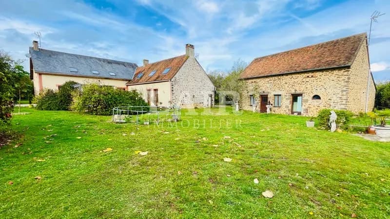 Ensemble immobilier de 3 maisons restaurées à Saint-Christophe-du-Jambet - Photo 1