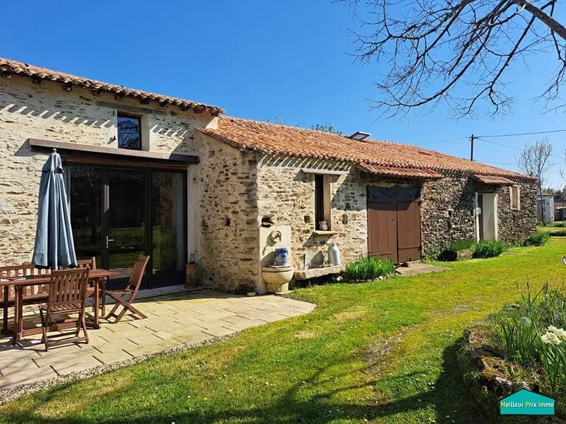 Ensemble immobilier à La Limouzinière 206 m² - Photo 1