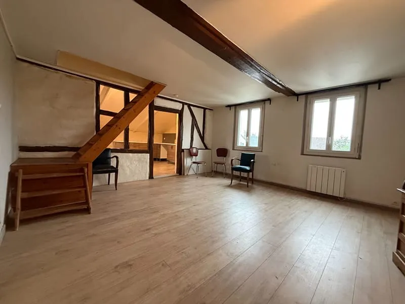 Immeuble situé sur l'axe Le Neubourg- Evreux - Photo 1