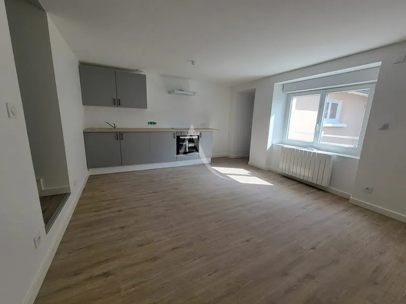 Immeuble plein centre ville de Nozay - Photo 1