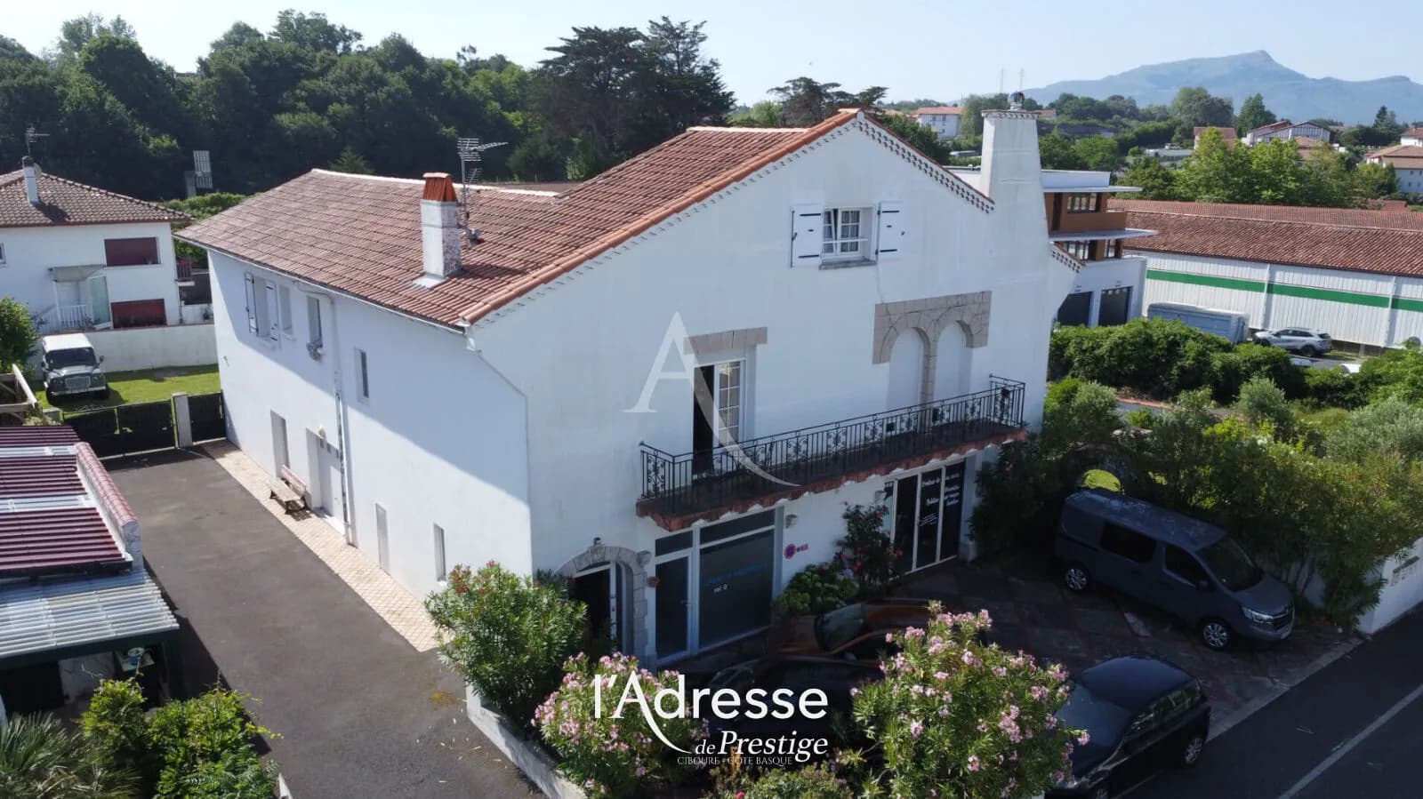 Ensemble immobilier - ZI de Layats - Photo 1