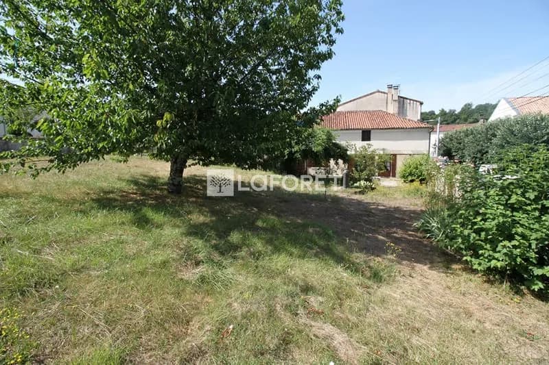 Ensemble immobilier à Brantôme d'environ 120 m² avec jardin - Photo 1