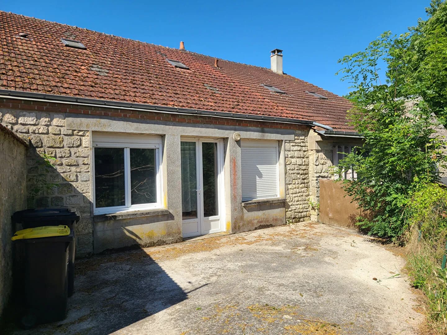 Ensemble immobilier - Deux maisons jumelées - 195,80 m² habitables -Terrain 850 m² - Photo 1