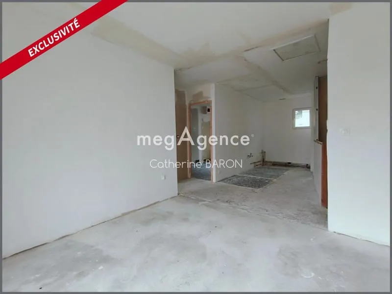 Immeuble 95m2 - 1 T2 et 1 T3 avec terrasse - Photo 1