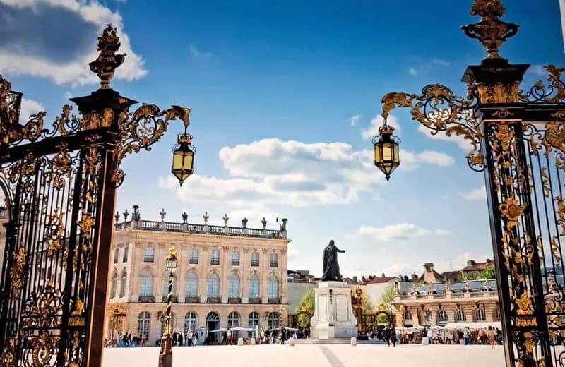 Immeuble de rapport à vendre à 50 mètres de la Place Stanislas Nancy - Photo 1
