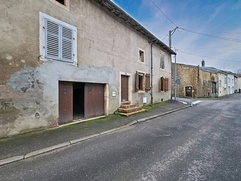 Immeuble à rénover à Marbache. Fort potentiel locatif et division possible avec combles aménageables - Photo 1
