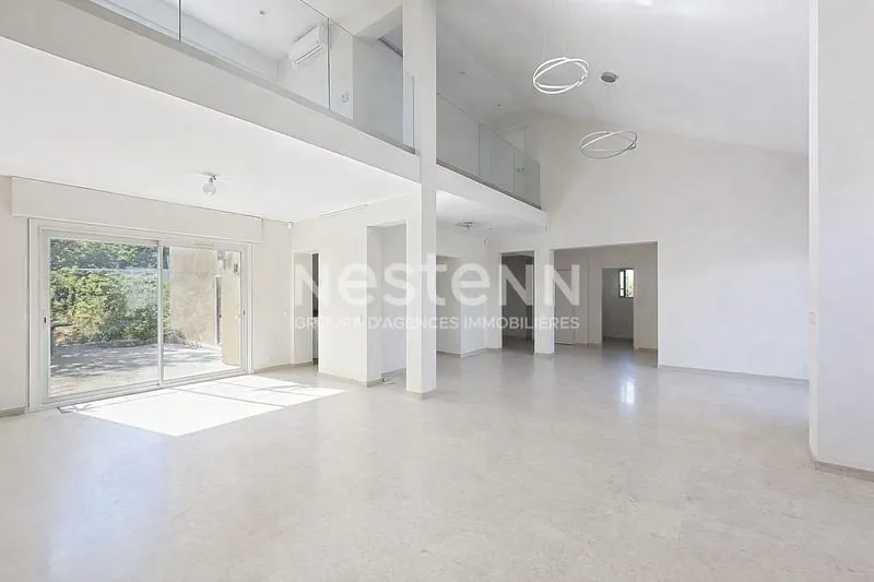 Grande maison 8 pièces 6 chambres avec séjour cathédrale, jardin et garage - 69500 BRON - Photo 1